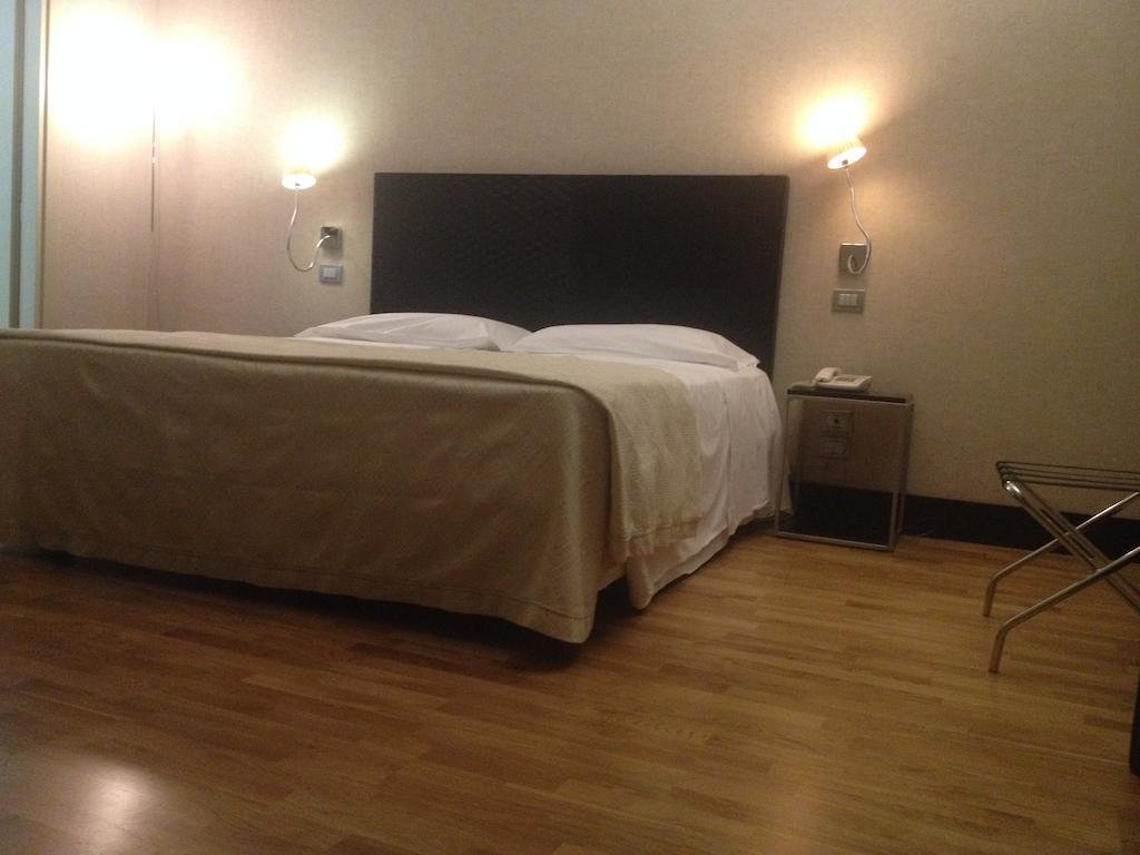 MH Design Hotel Napoli Eksteriør billede